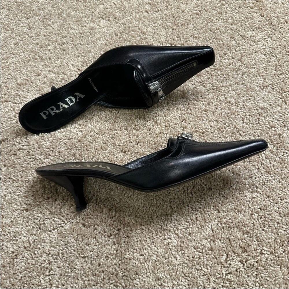 Prada Black Leather kitten heel Mules with Zippered Toe heels shoes - Picture 3 of 9